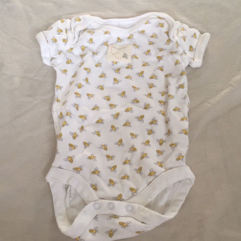 Burt’s bees organic cotton bee snap onesie 0-3M